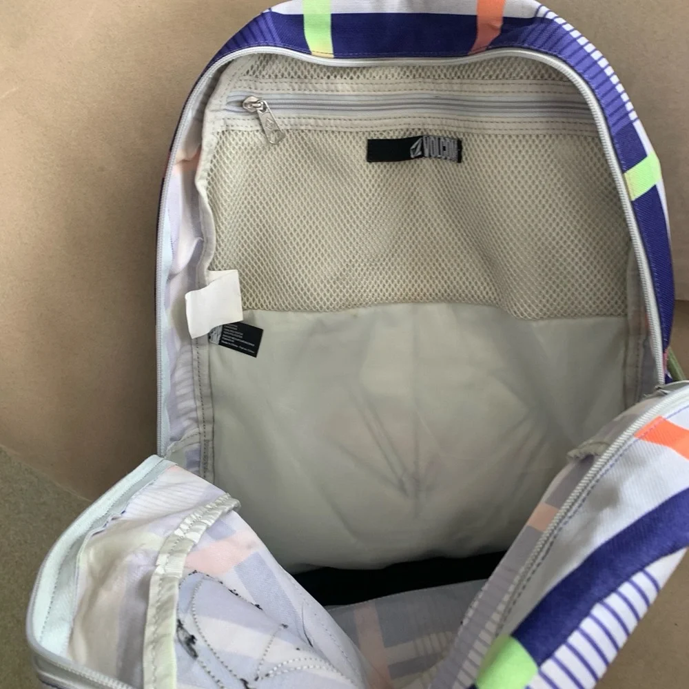 Volcom Backpack - Picture 3 of 3